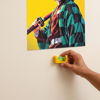 Mini Spirit Leveler - Perfect Poster Aligner